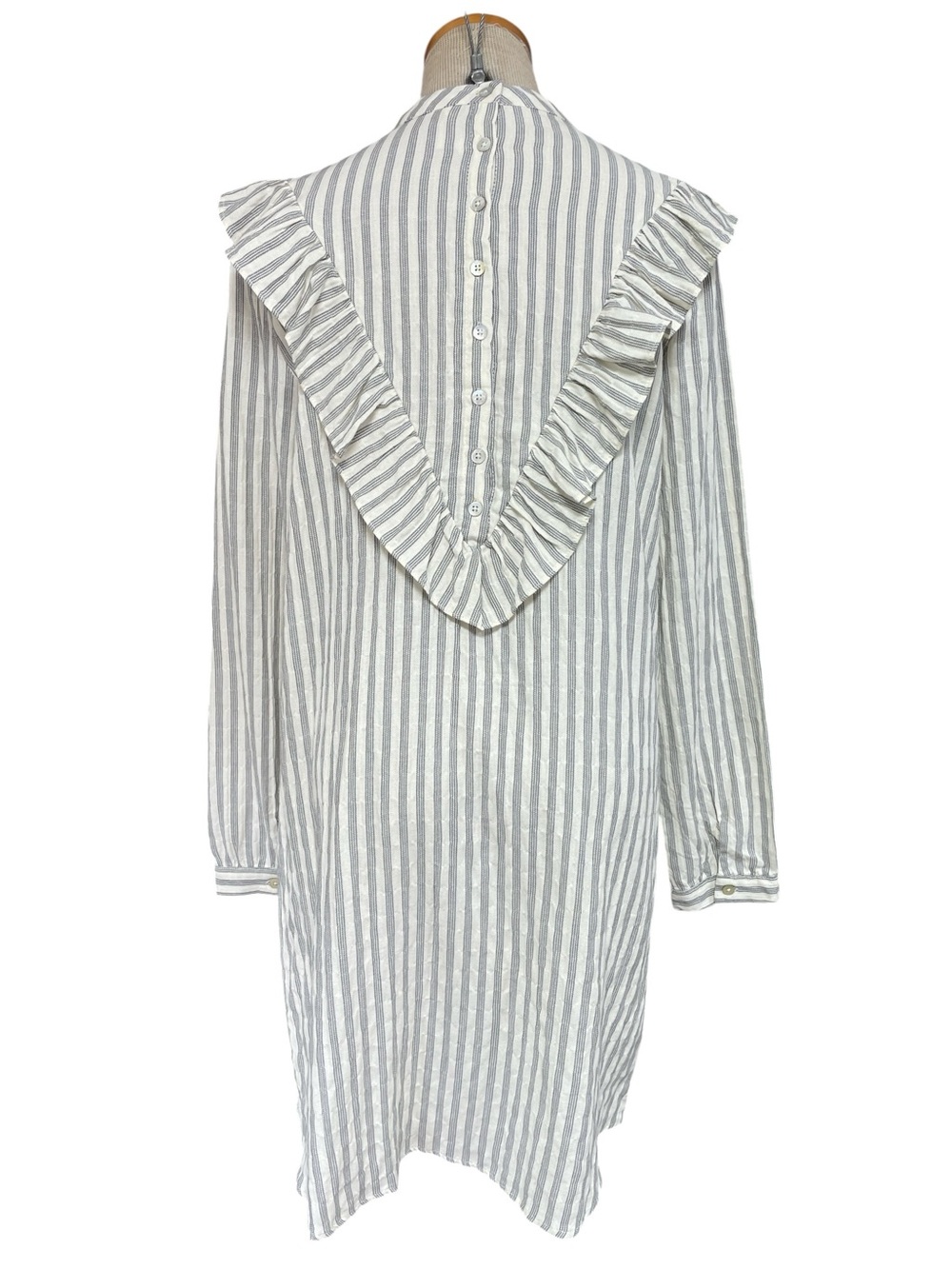 Rylee + Cru Dress Striped Ruffle Yoke Shift Light Gray White Size Large - Picture 4 of 14
